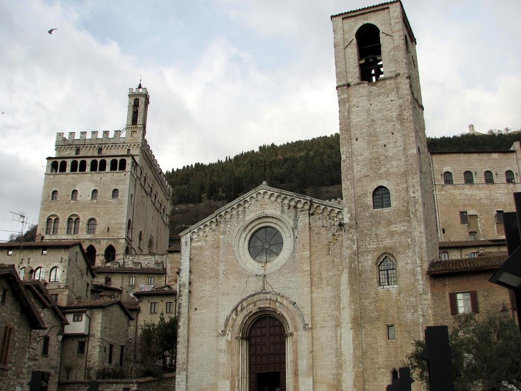 La Signora Dei Fiori Gubbio Exterior foto