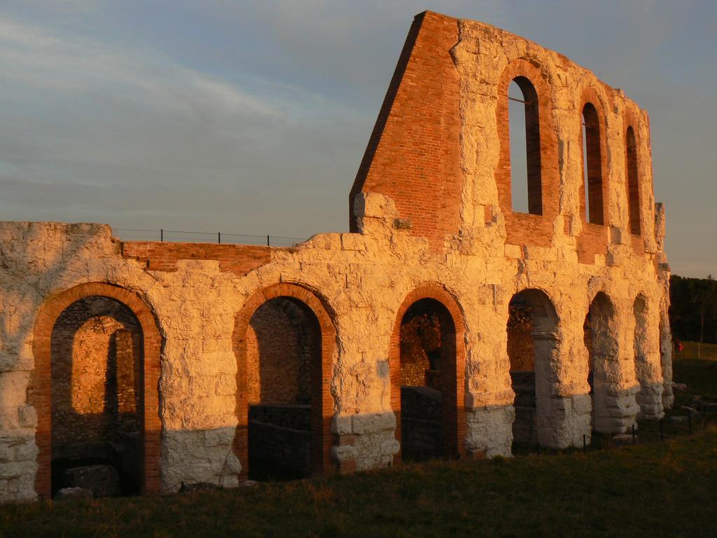 La Signora Dei Fiori Gubbio Exterior foto