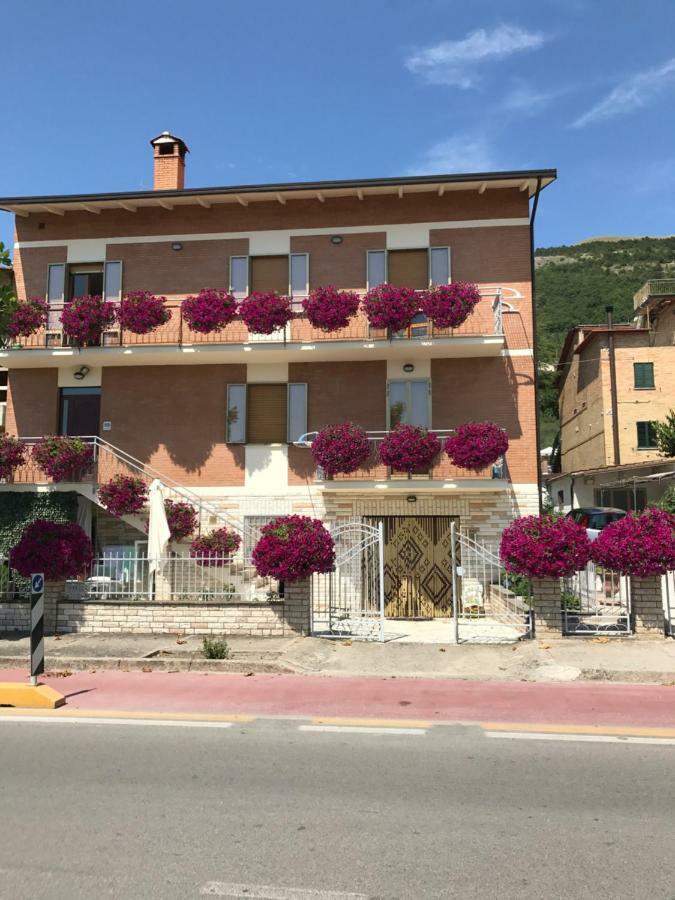 La Signora Dei Fiori Gubbio Exterior foto