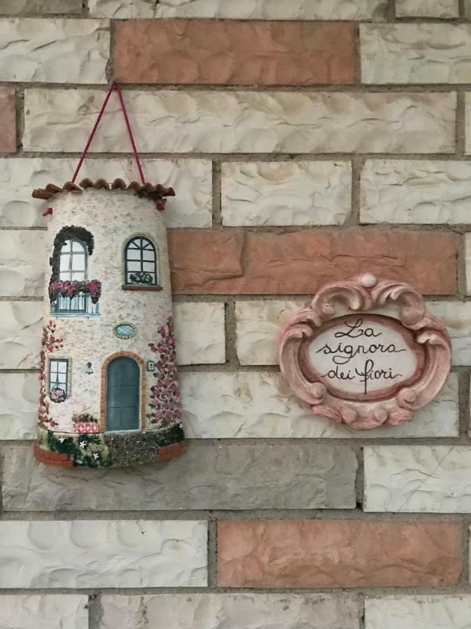 La Signora Dei Fiori Gubbio Exterior foto
